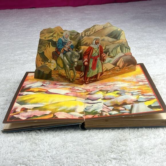 The Story of Jesus - Bookano Living Pictures Series - Strand Publication - Picture 7 of 16